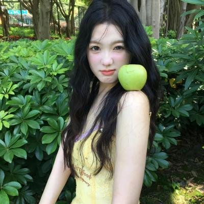沙滩上的夏娃